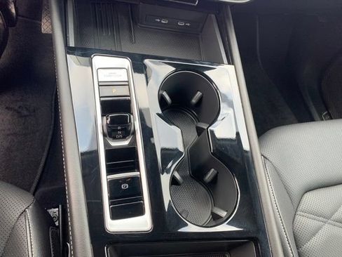 Used 2025 Volkswagen Atlas SE FWD image 38