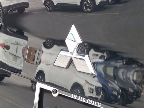 Used 2023 Mitsubishi Outlander ES image 29