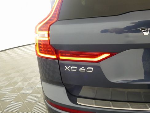Used 2019 Volvo XC60 T6 Momentum w/ Premium Package image 30
