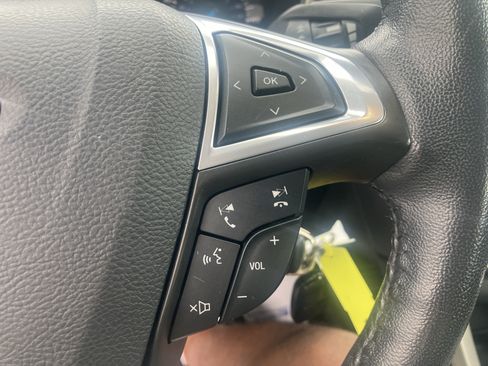 Used 2013 Ford Fusion SE FWD image 24