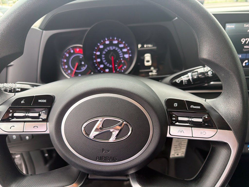 Used 2023 Hyundai Elantra SE FWD image 13