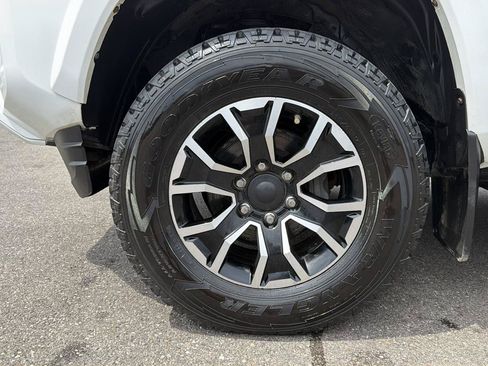 Used 2020 Toyota Tacoma TRD Sport AWD/4WD image 23