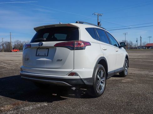 Used 2018 Toyota RAV4 XLE image 3