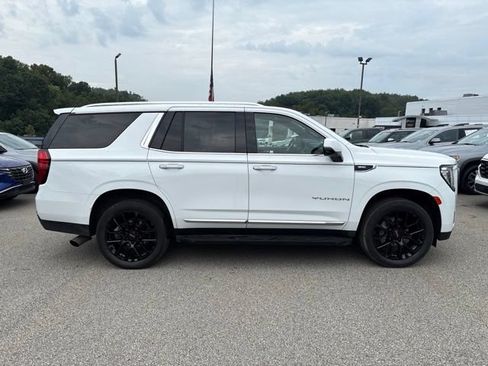 Used 2022 GMC Yukon SLT w/ SLT Luxury Package AWD/4WD image 6
