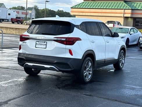Used 2023 Kia Seltos LX AWD/4WD image 3