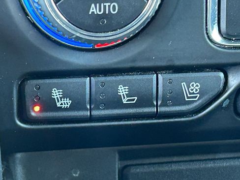 Used 2021 GMC Yukon SLT image 16