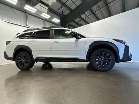 Used 2025 Subaru Outback Onyx Edition XT image 3