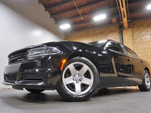 Used 2021 Dodge Charger Police w/ Street Appearance Group RWD image 3