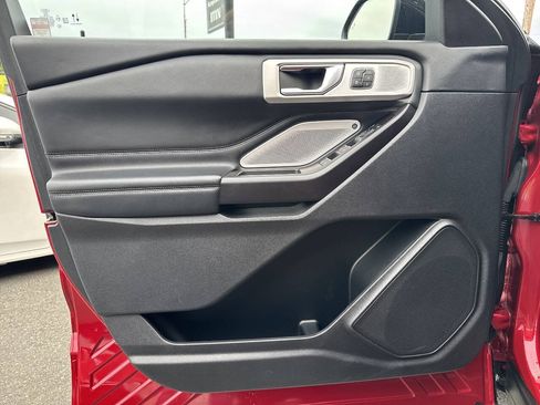 Used 2020 Ford Explorer Platinum w/ Premium Technology Package AWD/4WD image 33