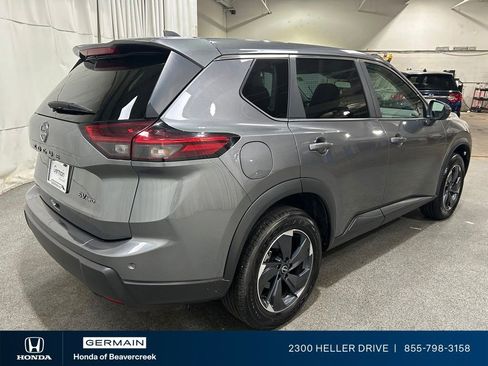 Used 2024 Nissan Rogue SV AWD/4WD image 8
