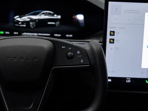 Used 2022 Tesla Model S Plaid image 21