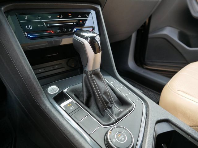 Certified 2024 Volkswagen Tiguan SE w/ Panoramic Sunroof Package AWD/4WD image 34