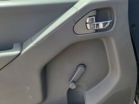 Used 2019 Nissan Frontier S RWD image 19