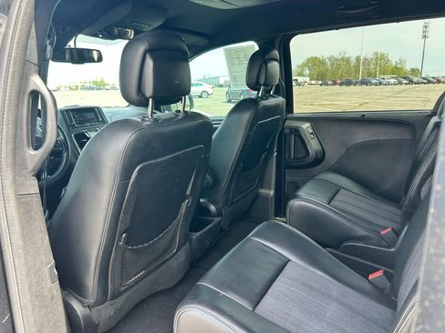 Used 2013 Chrysler Town & Country S image 18