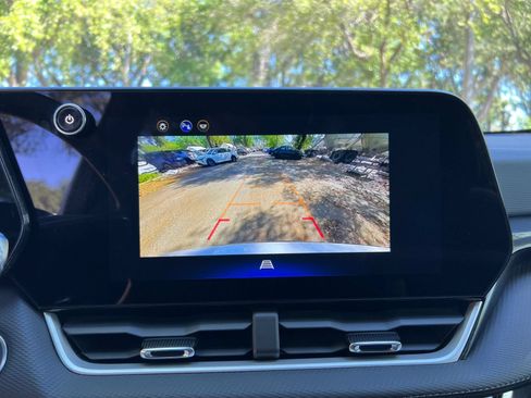 Used 2025 Chevrolet Equinox LT FWD image 21