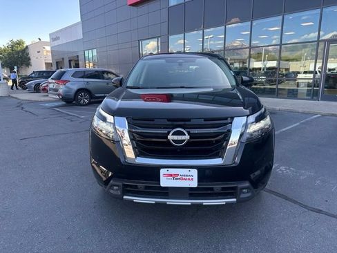 Used 2024 Nissan Pathfinder SV AWD/4WD image 4