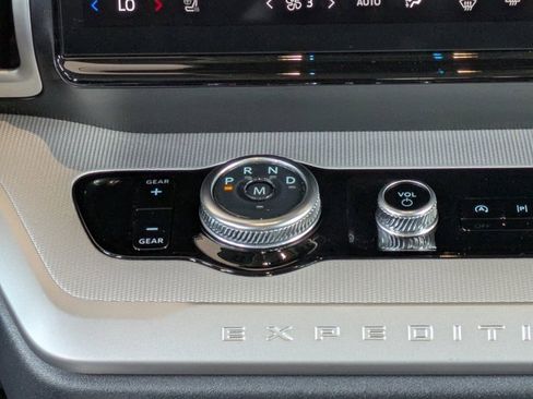 Certified 2025 Ford Expedition Max Active image 17