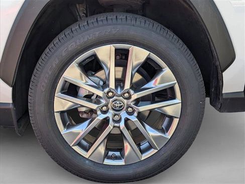 Used 2019 Toyota RAV4 XLE Premium w/ Cold Weather Package AWD/4WD image 23