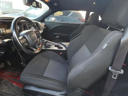 Used 2022 Dodge Challenger GT image 3