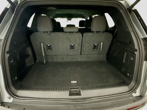 Used 2025 GMC Acadia Elevation image 31