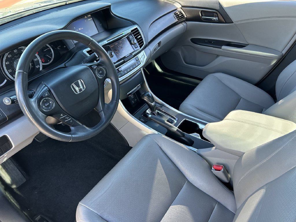 Used 2015 Honda Accord EX-L image 10