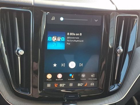 Certified 2025 Volvo XC60 B5 Plus image 19