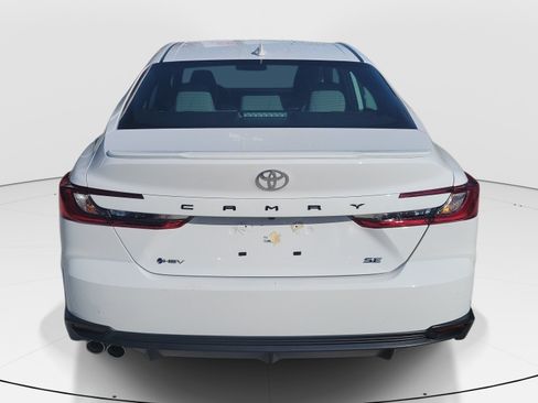 Certified 2025 Toyota Camry SE FWD image 6