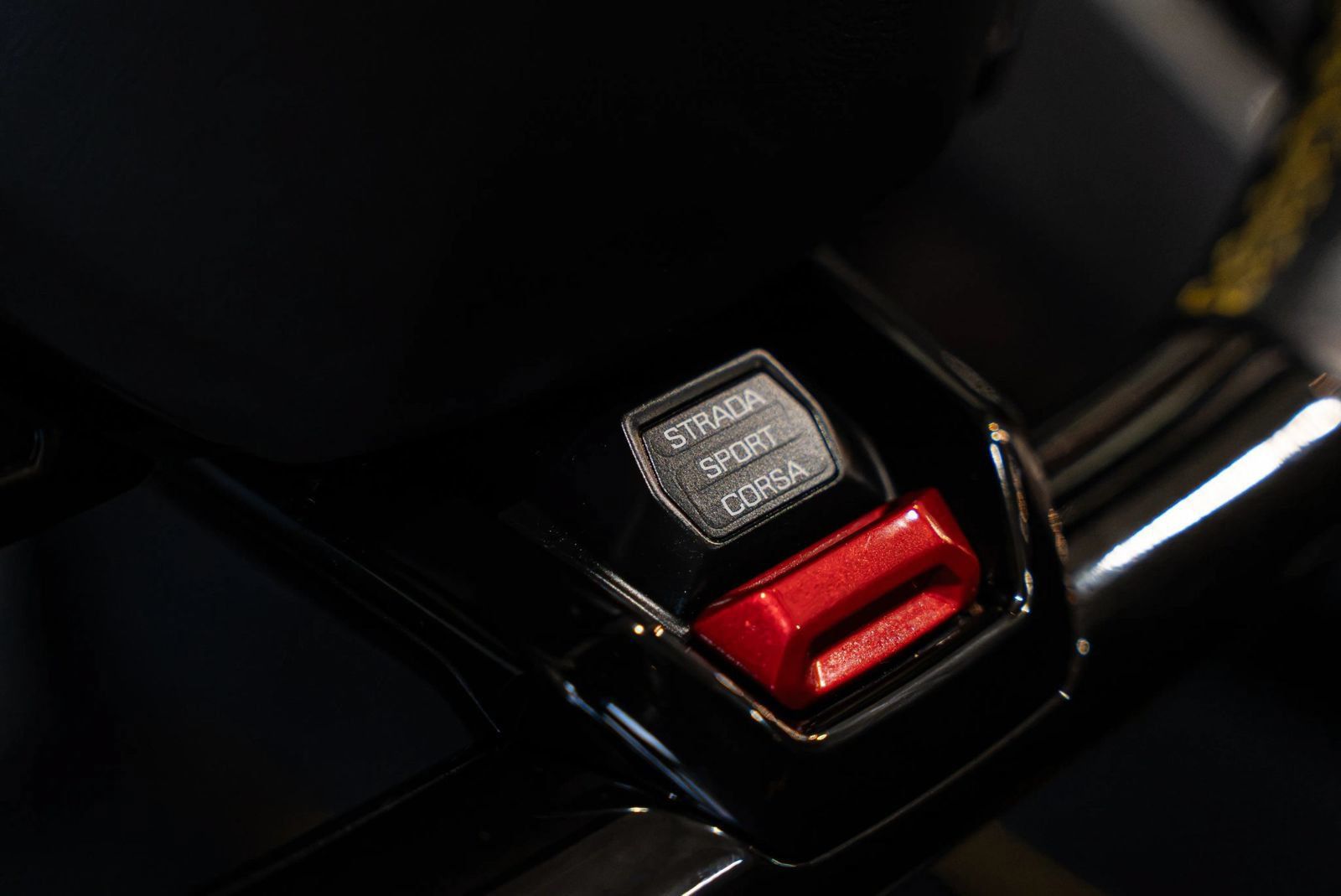 Used 2020 Lamborghini Huracan EVO AWD/4WD image 29