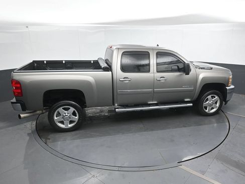Used 2013 Chevrolet Silverado 2500 LT w/ Custom Sport Truck Package RWD image 45