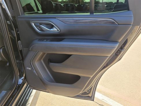 Used 2022 GMC Yukon SLT w/ SLT Luxury Package image 9