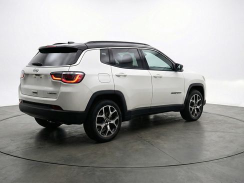 Used 2025 Jeep Compass Limited AWD/4WD image 9