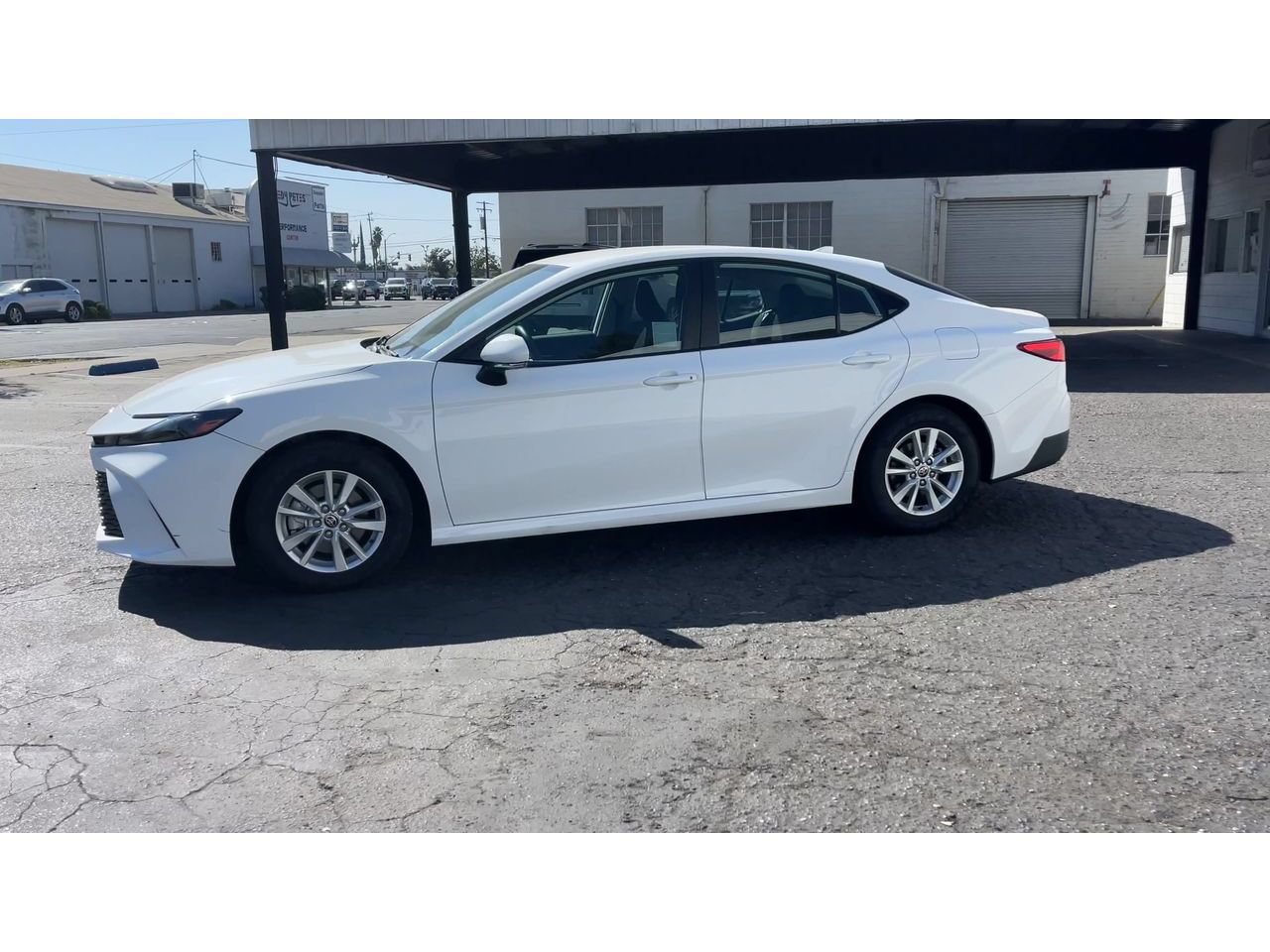 Used 2025 Toyota Camry LE w/ Convenience Package FWD image 7
