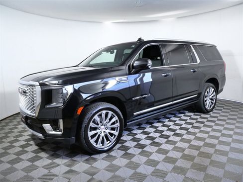 Used 2022 GMC Yukon XL Denali image 5
