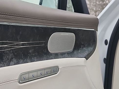 Used 2025 Genesis G90 3.5T image 6