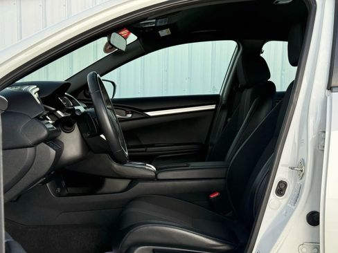 Used 2019 Honda Civic Sport image 9