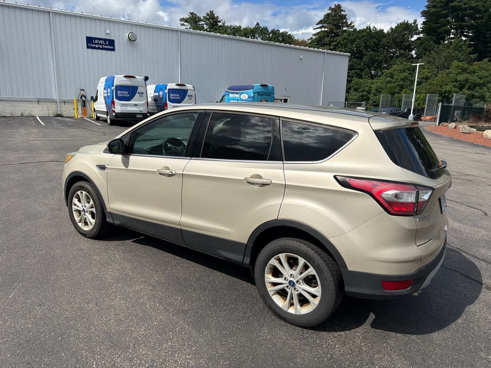 Used 2017 Ford Escape SE AWD/4WD image 8