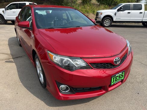 Used 2013 Toyota Camry SE FWD image 3