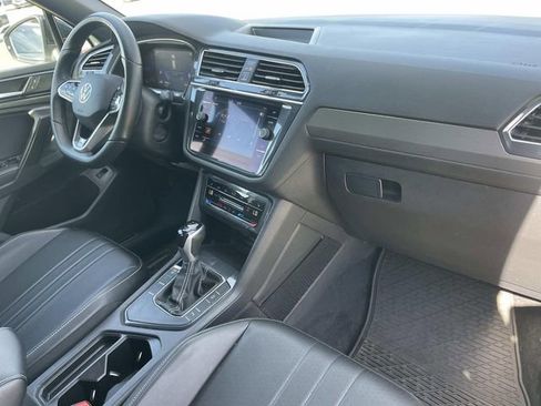 Used 2022 Volkswagen Tiguan SE R-Line image 28