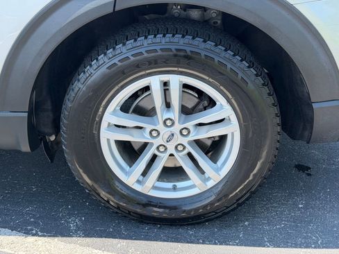 Used 2021 Ford Explorer XLT w/ Class III Trailer Tow Package AWD/4WD image 34
