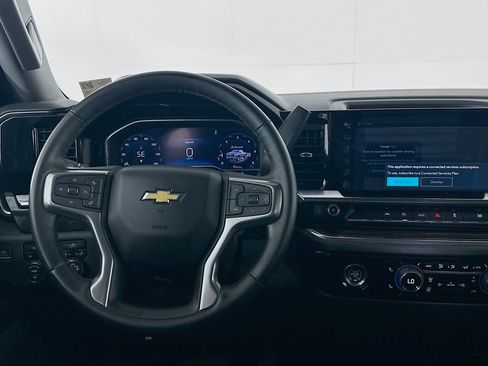 Used 2024 Chevrolet Silverado 1500 LT image 17
