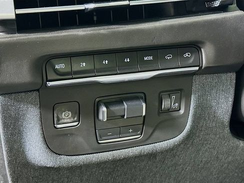 Used 2025 Cadillac Escalade Sport Platinum w/ LPO, ONYX Package AWD/4WD image 14