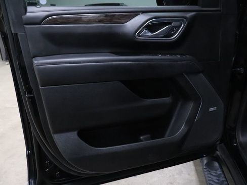 Used 2021 Chevrolet Tahoe Z71 w/ Z71 Off-Road Package image 9