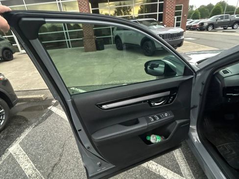 Used 2025 Honda CR-V EX-L image 7