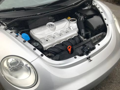 Used 2006 Volkswagen Beetle Convertible w/ Package 1 image 46