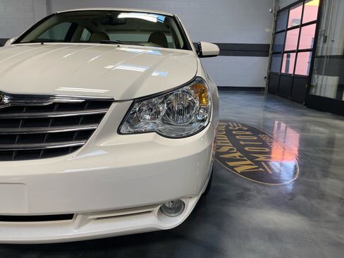 Used 2008 Chrysler Sebring Limited image 4