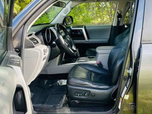 Used 2011 Toyota 4Runner SR5 w/ Convenience Pkg RWD image 9