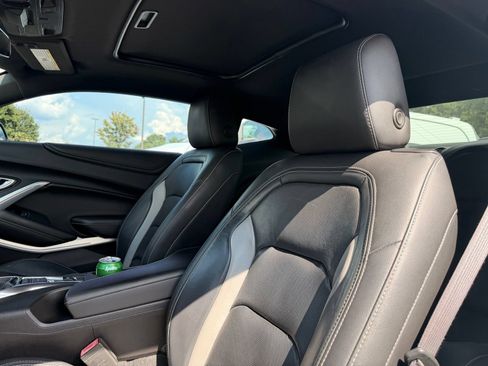 Used 2017 Chevrolet Camaro LT RWD image 15