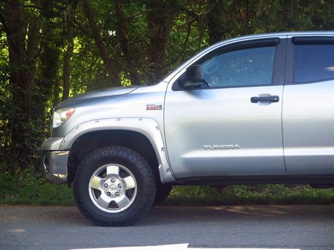 Used 2010 Toyota Tundra 4x4 Double Cab image 16