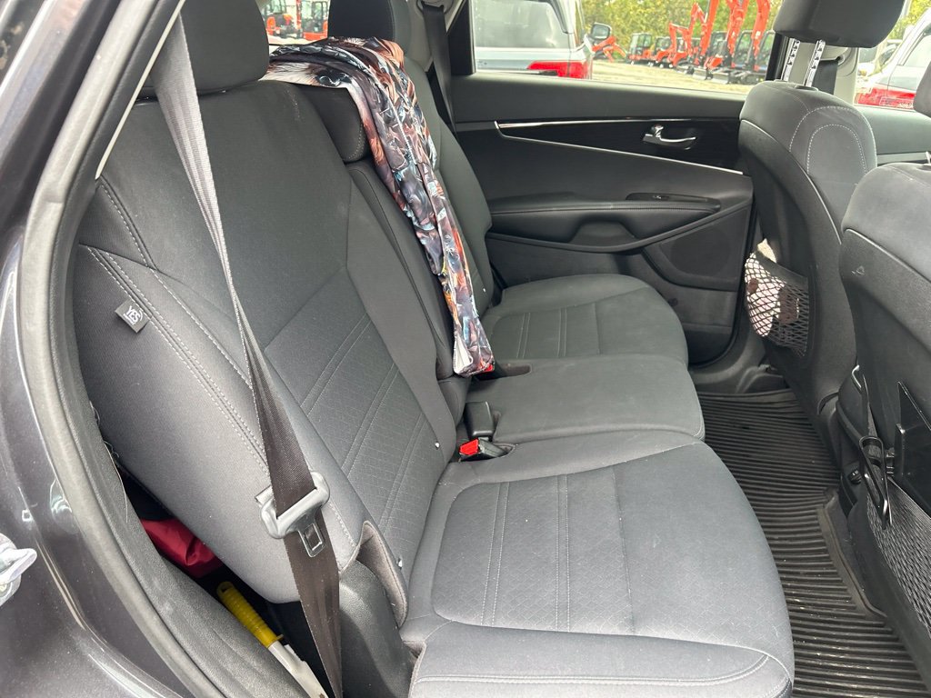 Used 2019 Kia Sorento AWD image 12