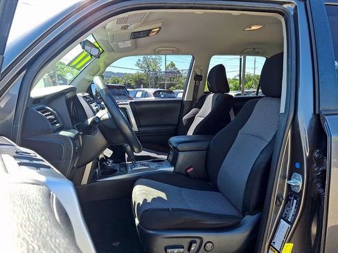 Used 2017 Toyota 4Runner SR5 AWD/4WD image 14